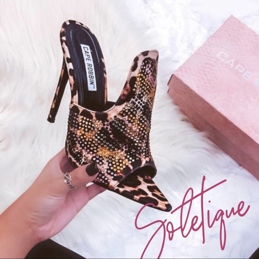 Leopard print slide in heels!